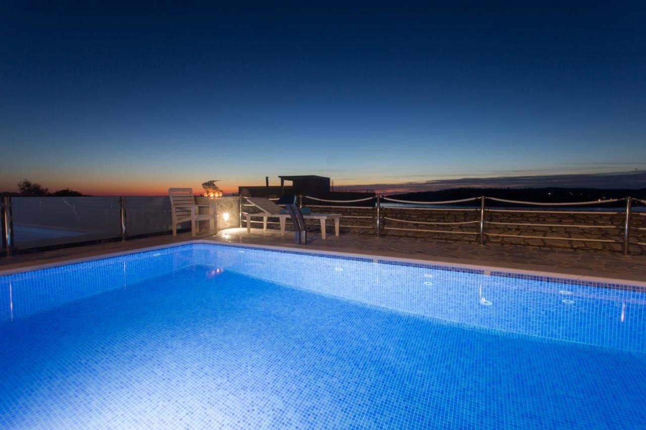 Villa, Stone House With Swimming Pool & Sauna, Beach, セヴィド エクステリア 写真
