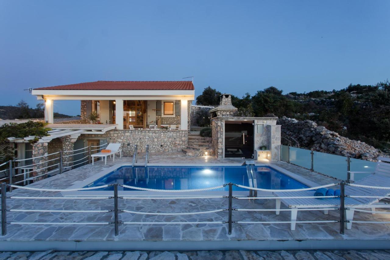 Villa, Stone House With Swimming Pool & Sauna, Beach, セヴィド エクステリア 写真