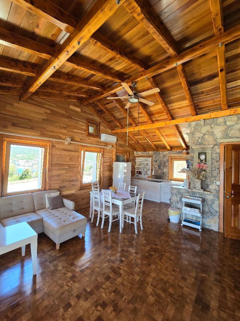 Villa, Stone House With Swimming Pool & Sauna, Beach, セヴィド エクステリア 写真