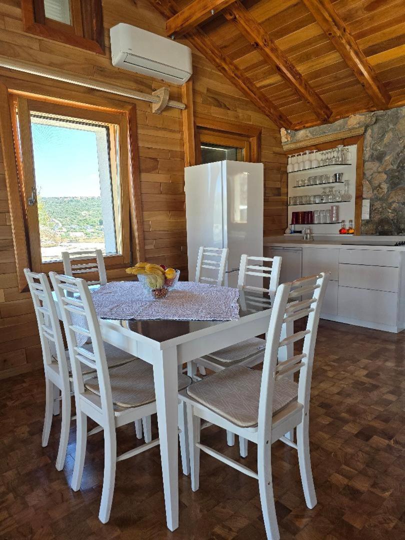 Villa, Stone House With Swimming Pool & Sauna, Beach, セヴィド エクステリア 写真
