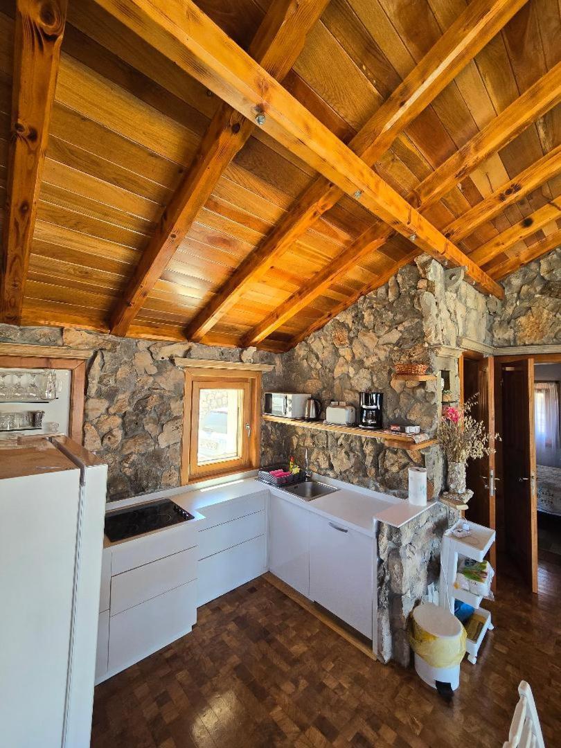 Villa, Stone House With Swimming Pool & Sauna, Beach, セヴィド エクステリア 写真