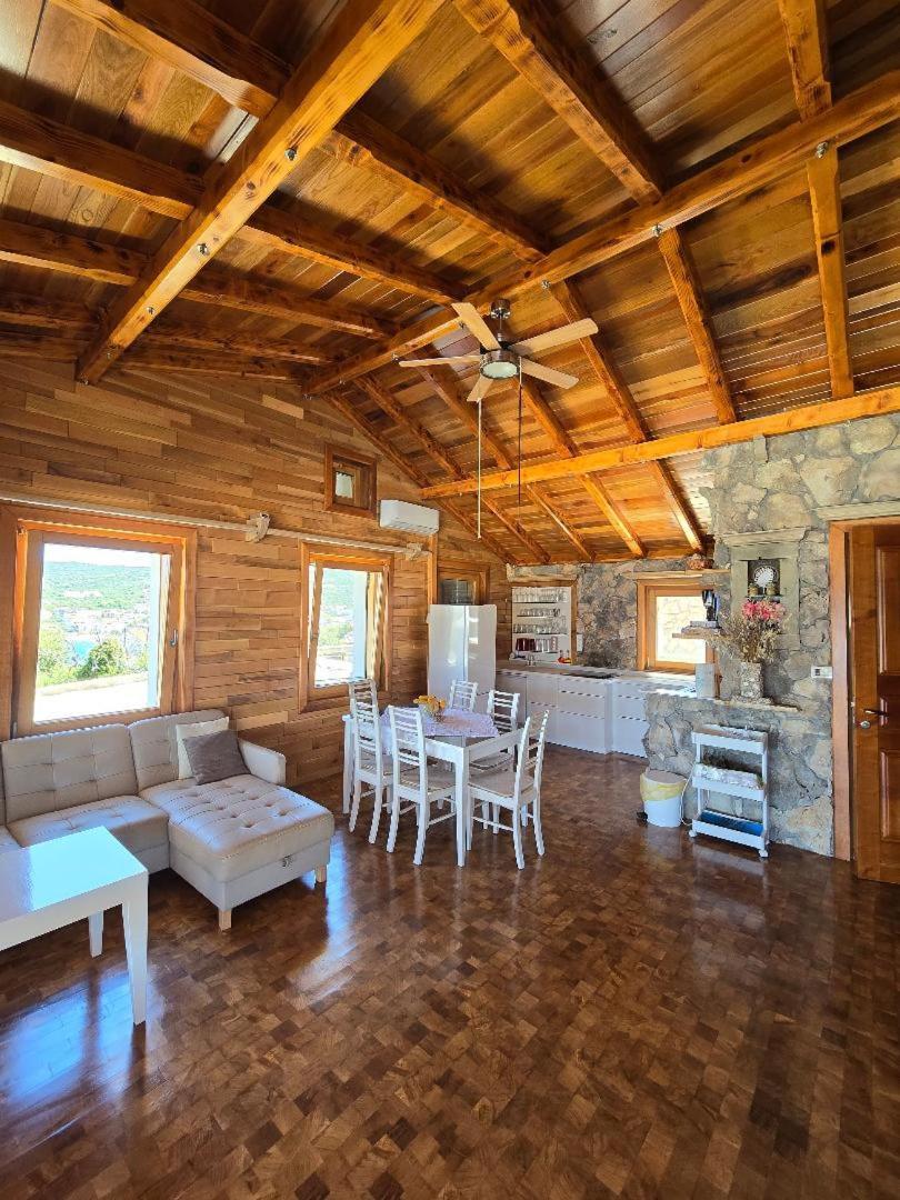 Villa, Stone House With Swimming Pool & Sauna, Beach, セヴィド エクステリア 写真